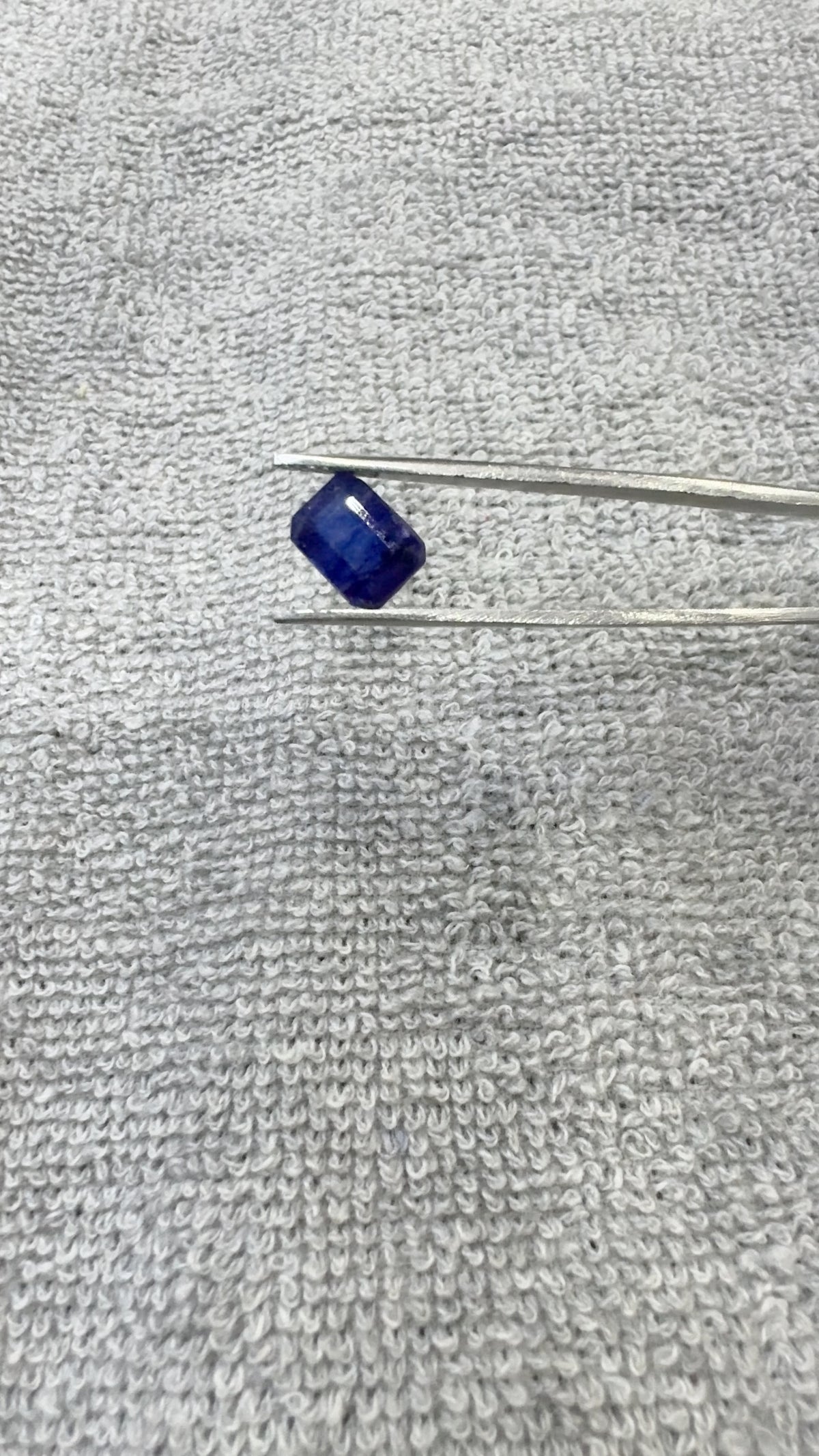 3.94 Carat Certified Natural Blue Sapphire