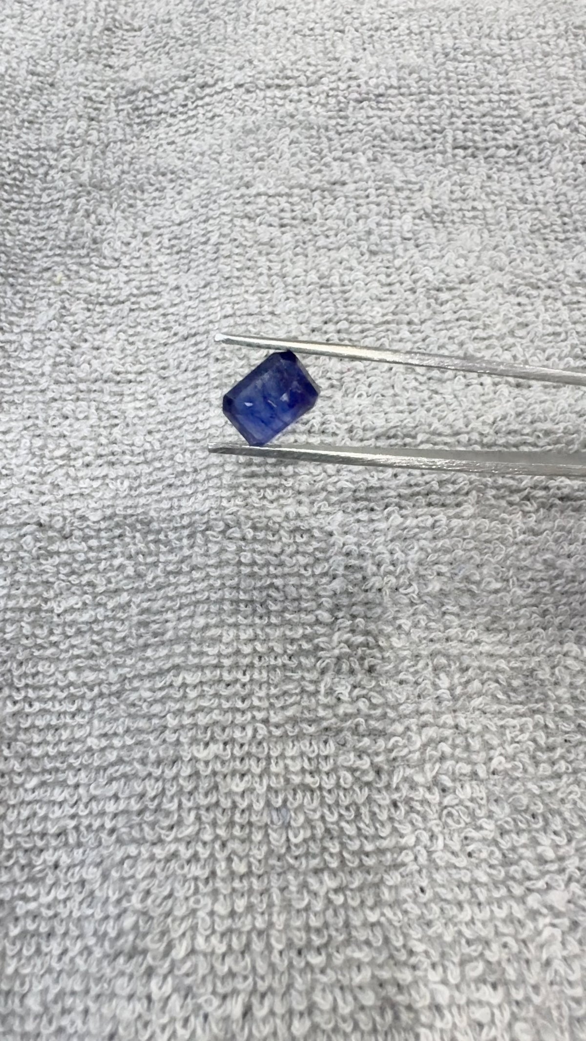 3.94 Carat Certified Natural Blue Sapphire