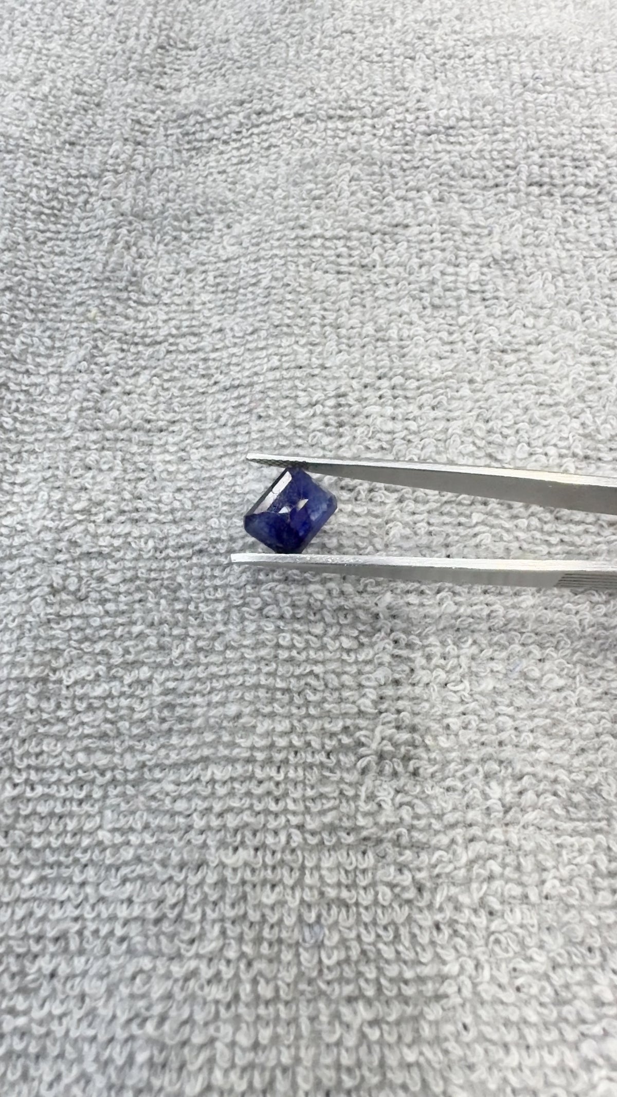 4.56 Carat Certified Natural Blue Sapphire