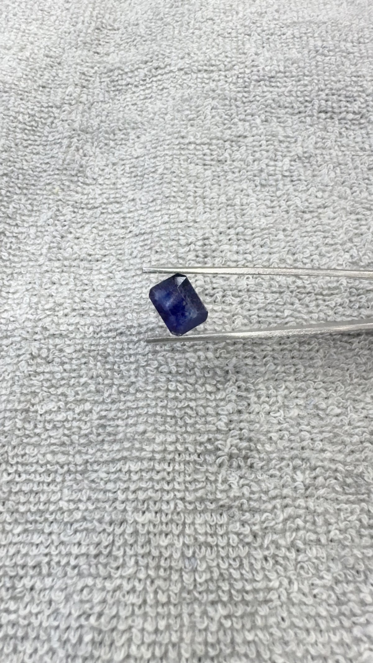 4.56 Carat Certified Natural Blue Sapphire